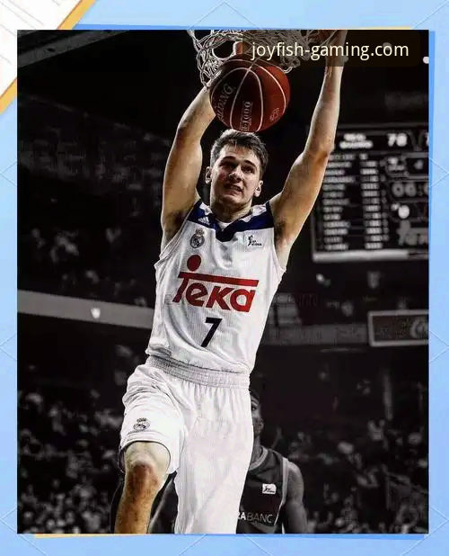 东契奇单核爆发 vs 团队多点开花：一场进攻盛宴背后的战术博弈